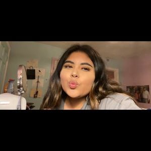 Meet your Posher, Angelica